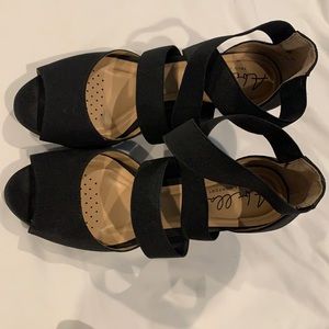 Abella True comfort black trista heels with strap